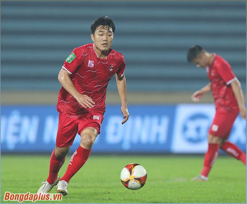 Lương Xuân Trường gia nhập CLB Hà Tĩnh trong V.League 2023/24 - 2135549178