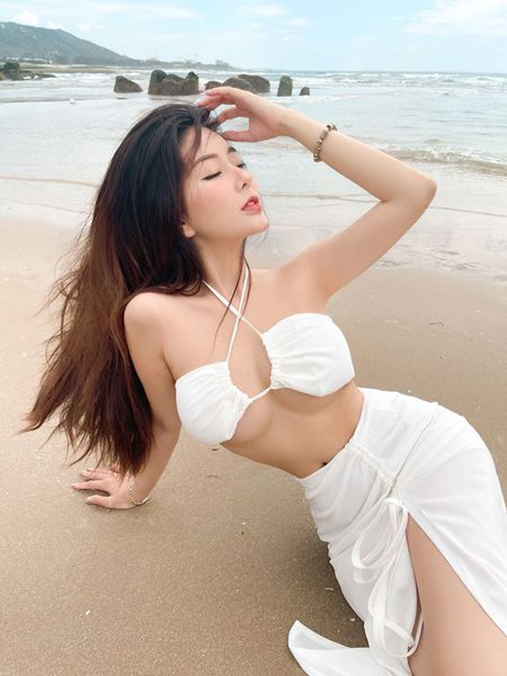 Những hot girl Việt gợi cảm khoe thân hình trong bikini - 1156254078